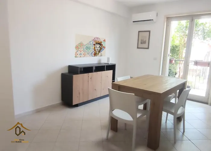 Maia Etna Sea Apartman *